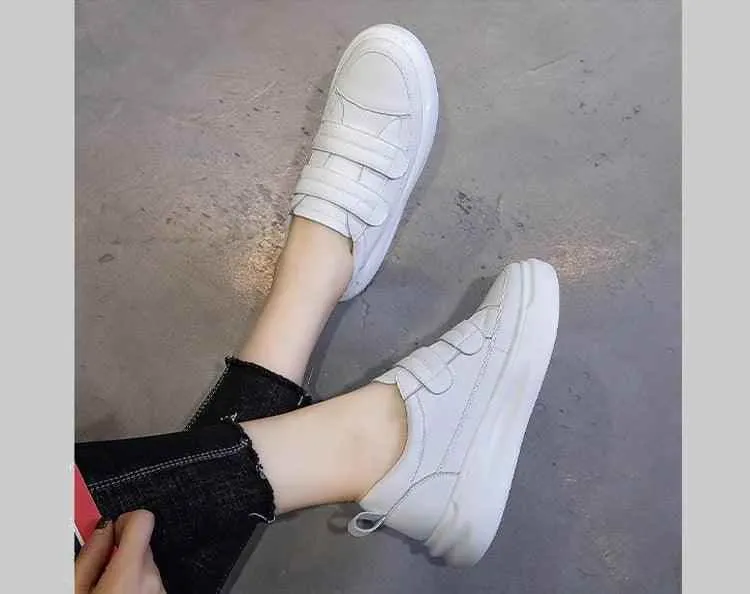 239 Women's Casual Shoes - Leather Platform Sneakers