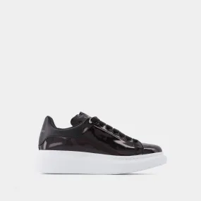 Alexander McQueen  Oversize Sneakers in Black Leather