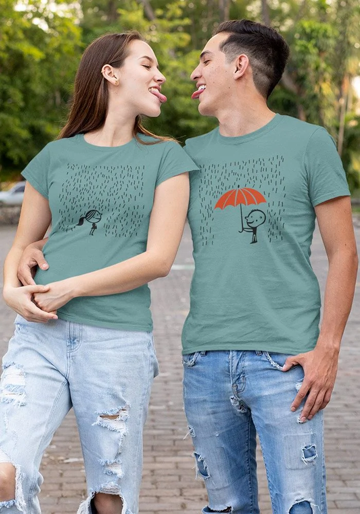 Boy In Umbrella Girl In Rain Couple T-Shirt (Mint)