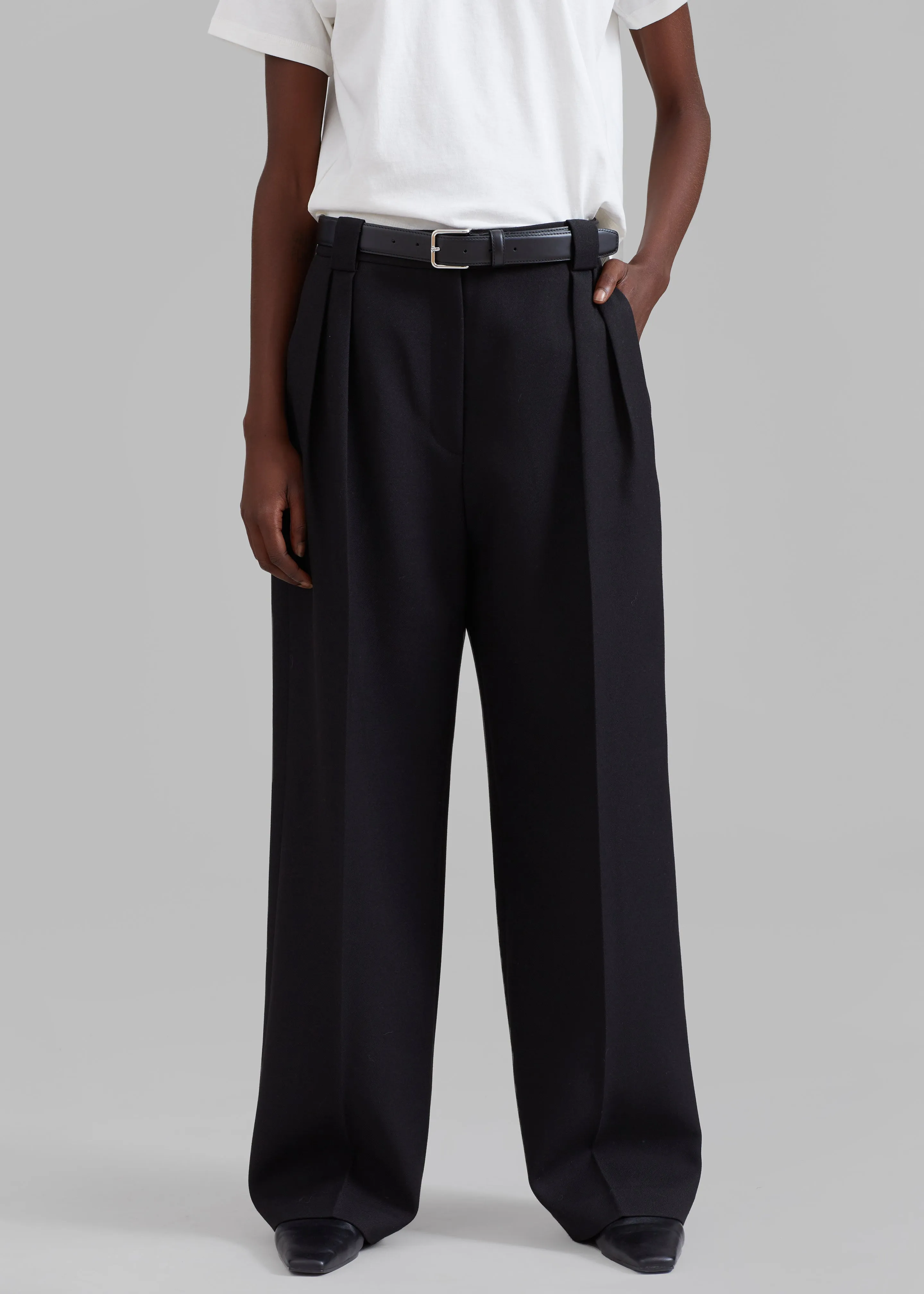 Cian Pintuck Trousers - Black