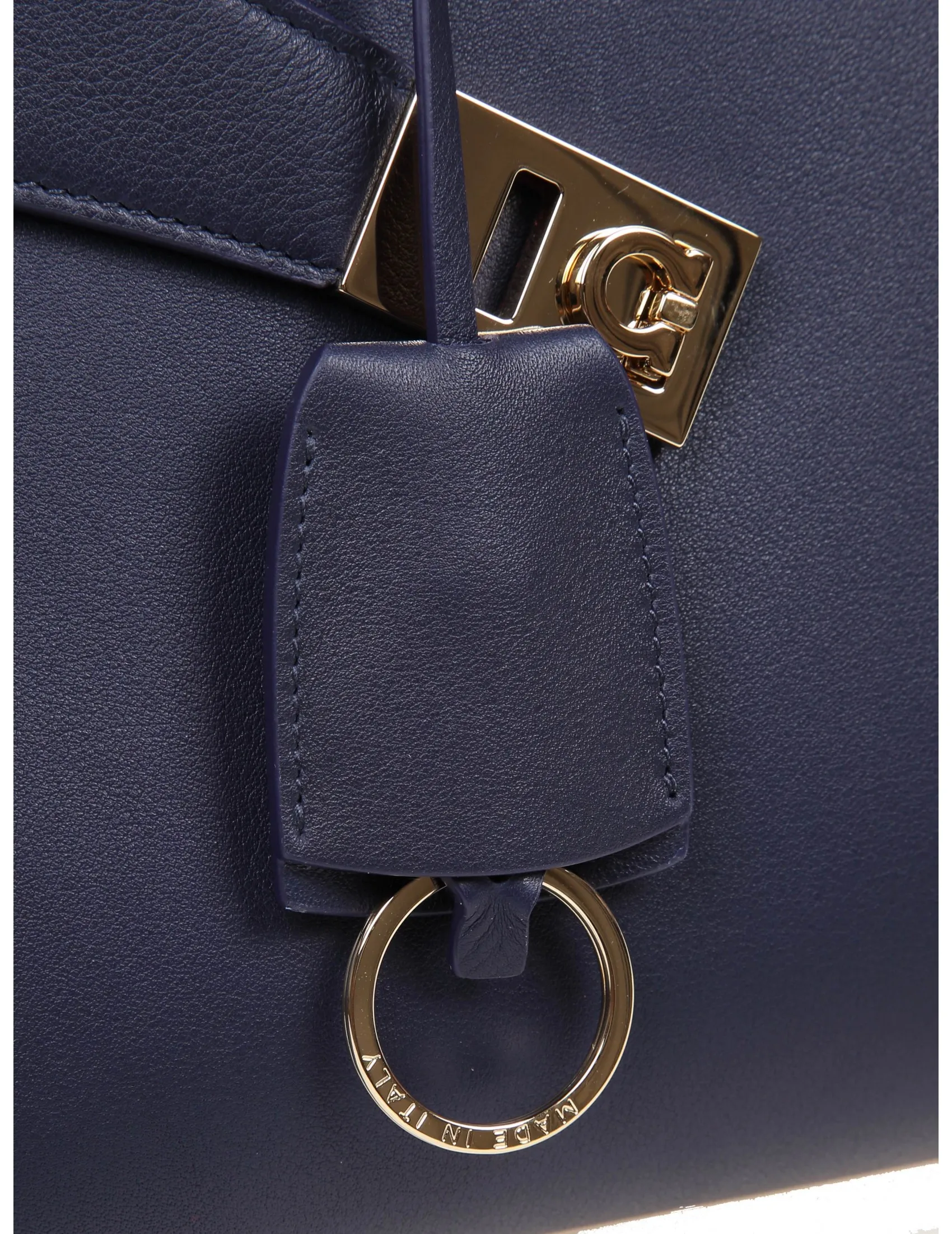 FERRAGAMO HUG TH M BAG IN BLUE LEATHER