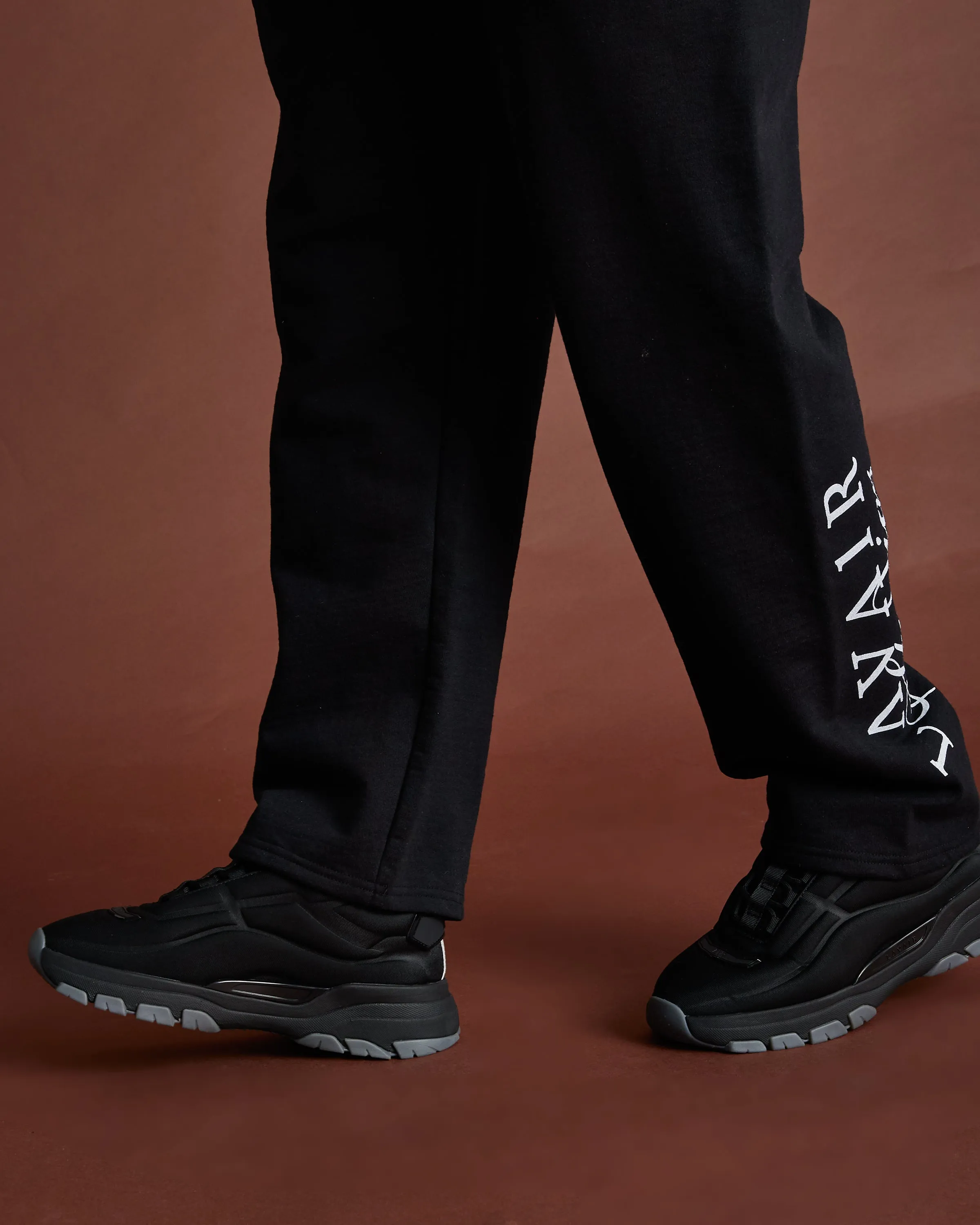 Lavair Studios Joggers | Black