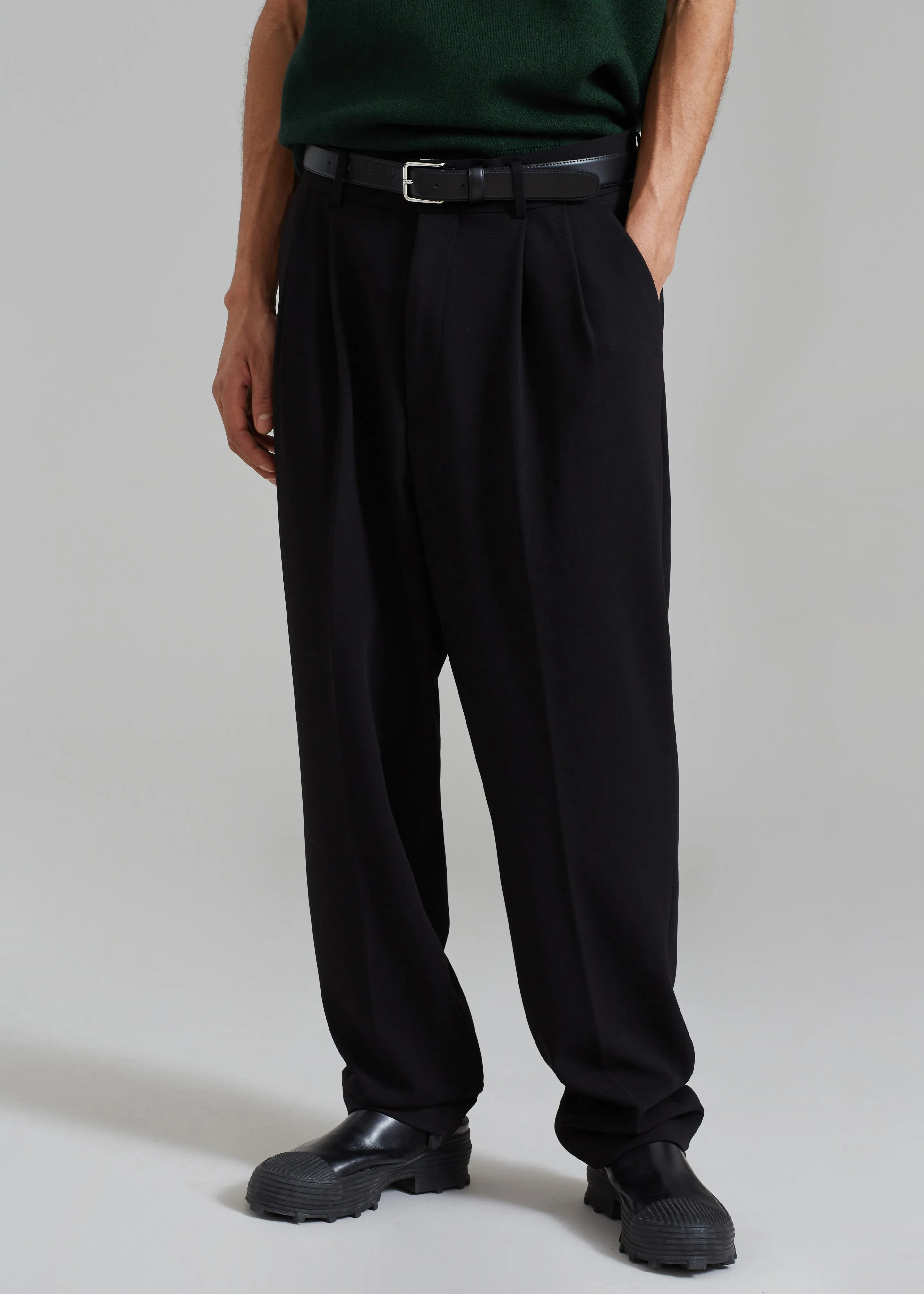 Russel Pleated Trousers - Black