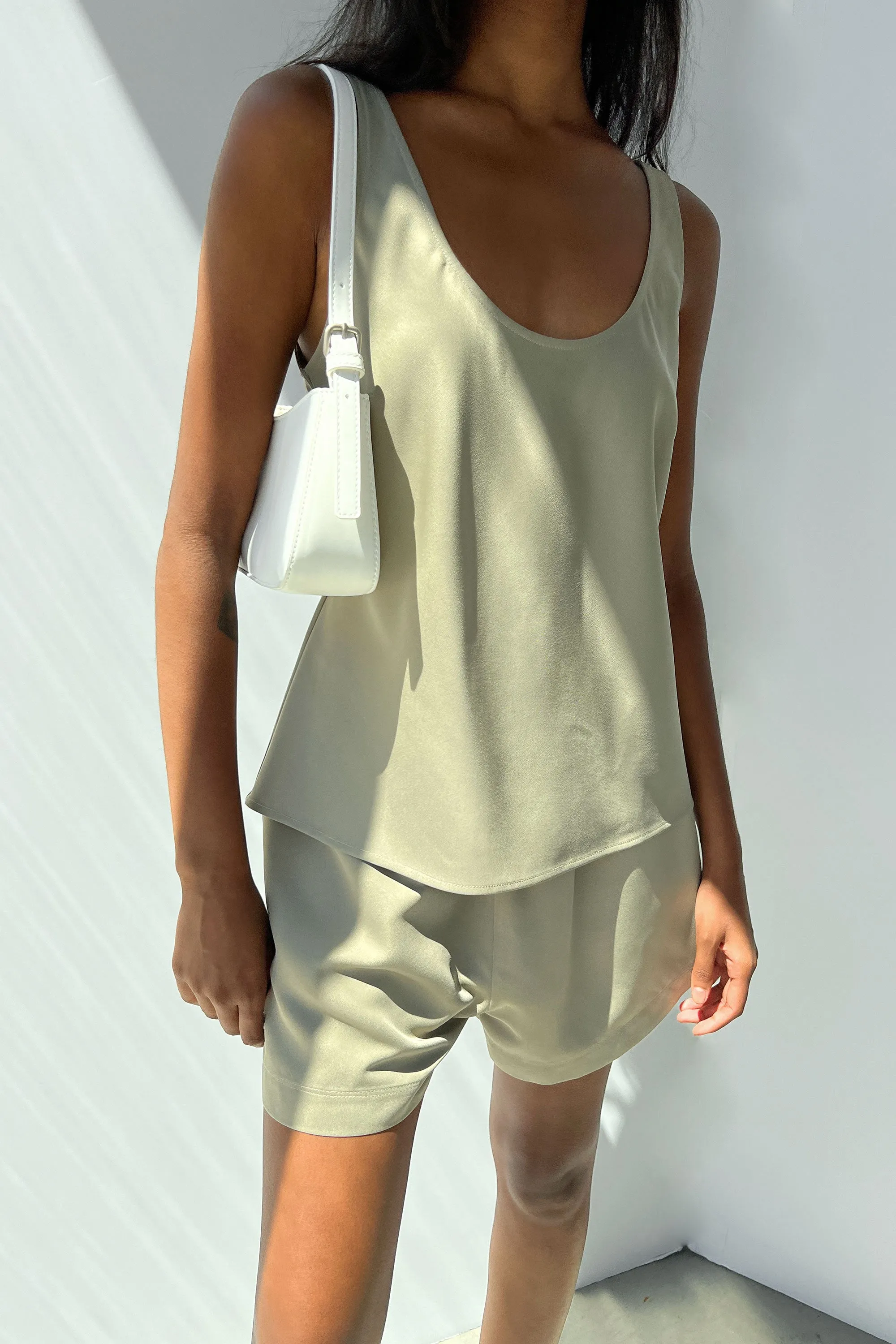 SATIN CREPE SCOOP NECK TANK