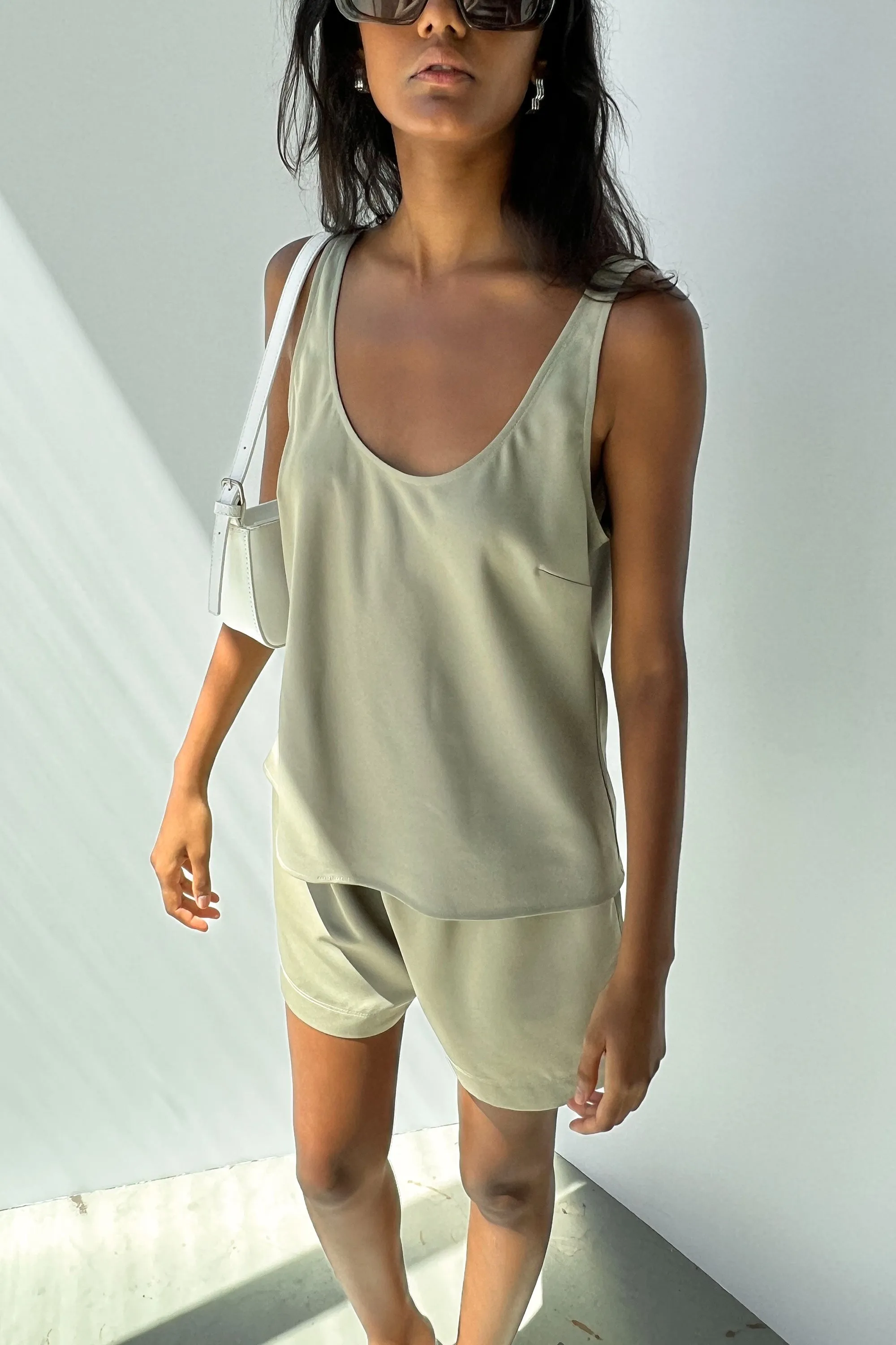 SATIN CREPE SCOOP NECK TANK