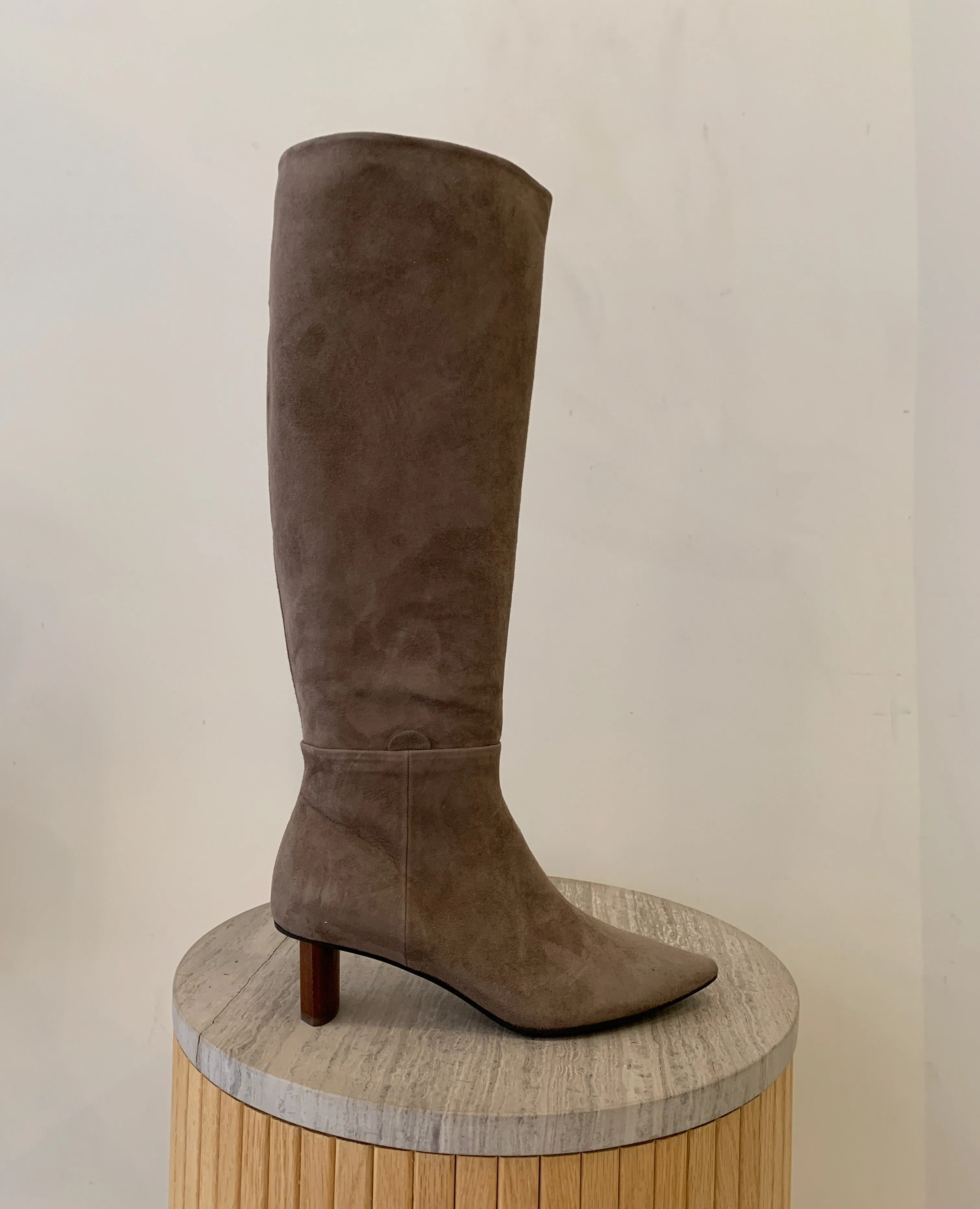 Warehouse Sale - Wing Boot Fango Suede