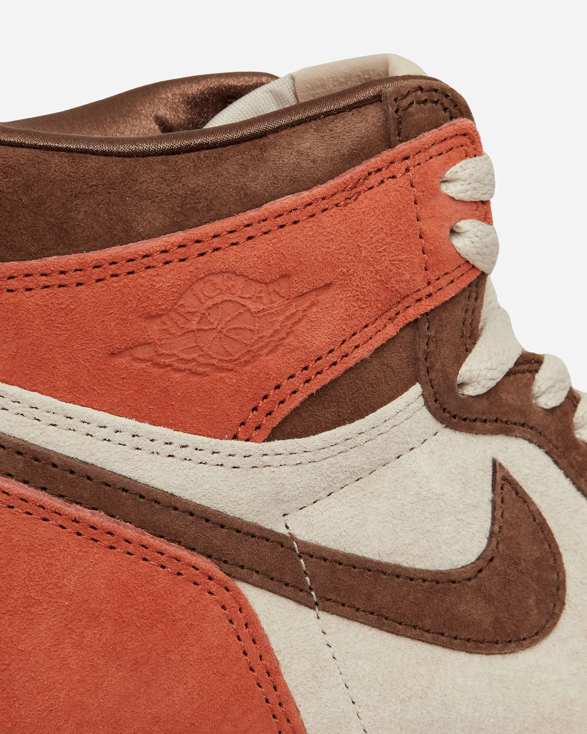 WMNS Air Jordan 1 Retro High Sneakers Cacao Wow / Sanddrift